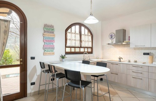 Cisano sul Neva House | Beautiful villa with A/C, hot tub, WIFI, TV, patio, pets allowed, panoramic view and parking