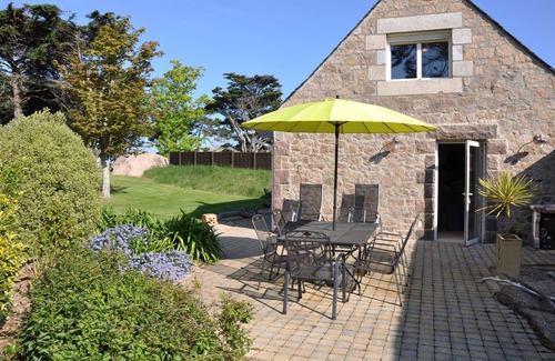 Tregastel House | Beautiful Villa 4* with beautiful services and garden on the sea in TREGASTEL