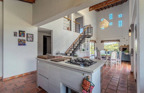 Guatape Cottage | Beautiful Villa Guatape-Peñol with nice lake views