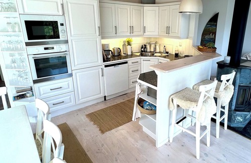 Ellos House | Beautiful, well maintained, well planned.
