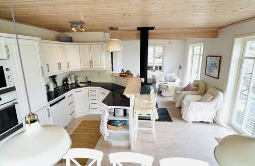 Ellos House | Beautiful, well maintained, well planned.