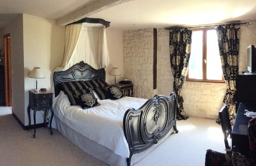 Cadalen Other | Beautifully renovated farmhouse, secure swimming pool, six en suite bedrooms.