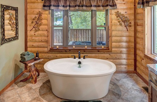 Sylvan Shores Cabin | Beaver Lake Waterfront Homestead House with Hot Tub ON Beaver Lake w/Dock/Slips. Rate is based on 2 people