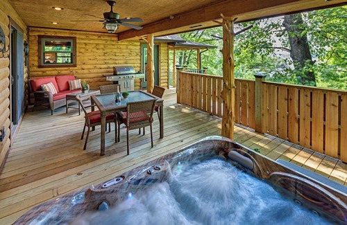 Sylvan Shores Cabin | Beaver Lake Waterfront Homestead House with Hot Tub ON Beaver Lake w/Dock/Slips. Rate is based on 2 people