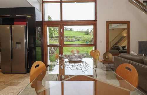 Bretherdale House | BECKSIDE HALL, pet friendly, with open fire in Sedbergh