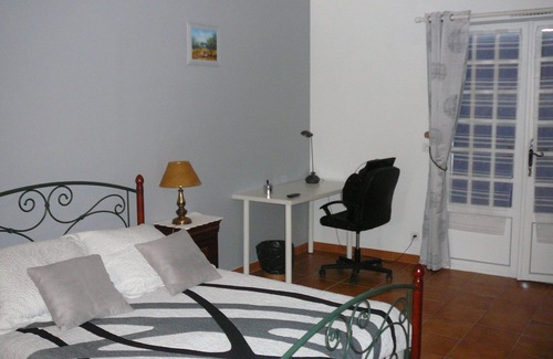 Roquevaire Bed & Breakfast | Bed and Breakfast in a 19th century Bastide in a large wooded park with swimming pool - sleeps 4