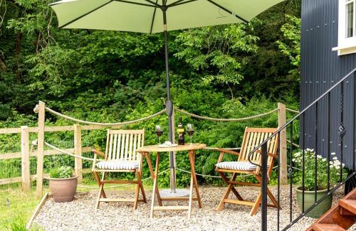 Oakford House | Bedwen