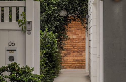 Miami House | “Bee & Bee” Miami