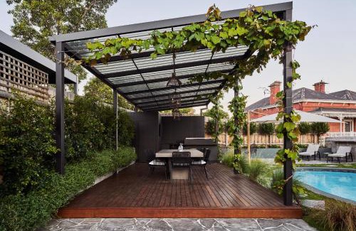 Bendigo House | Belgravia - Luxurious Bendigo Escape