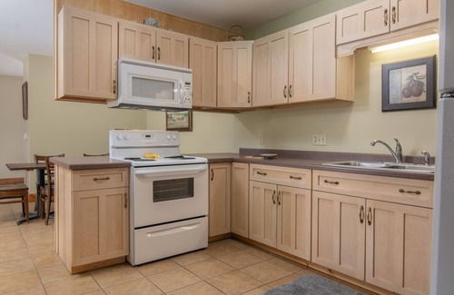 La Pointe Apartment | Bell Street Lodging-Retreat