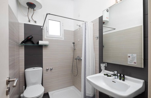 Benitses Hotel | Bella Vista Beach Hotel and Studios