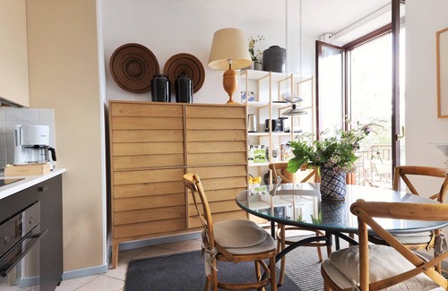 Limonta Apartment | Bellagio Retreat, lake view balcony, parking, WiFi, AC, nearby beach and ferries