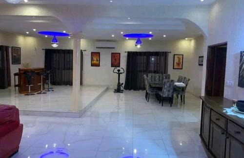 Lome Villa | Belle Villa avec Jacuzzi à Adidogomé
