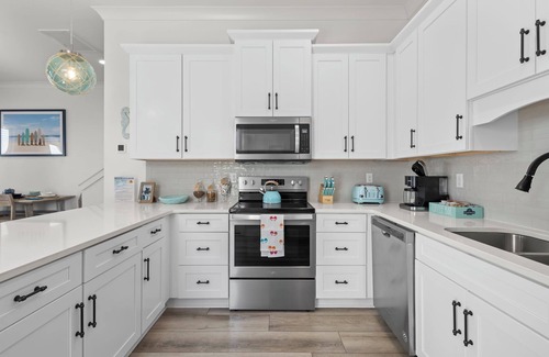 Orange Beach Cottage | Ben's Beach Bungalow: A Pet-friendly, Designer Cottage Steps from the Beach