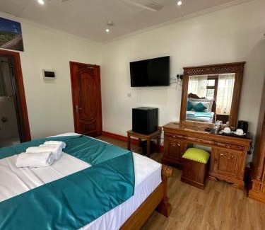 La Digue House | Benjamine's Guesthouse