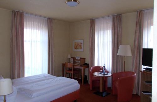 Loebau Hotel | Berg-Gasthof Honigbrunnen