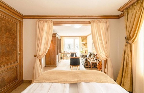 Charlottenburg-Wilmersdorf Hotel | Bernstein Villa Kastania