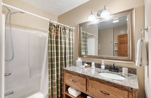 Sevierville Hotel | Berry Springs Lodge