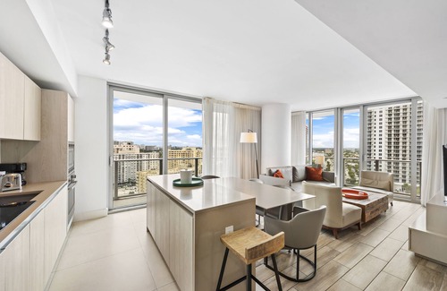 Hollywood South Central Beach Resort | Best Beachfront Luxury 2 Bed/2 Bath Ocean View at 5 Star Resort and Amenities.