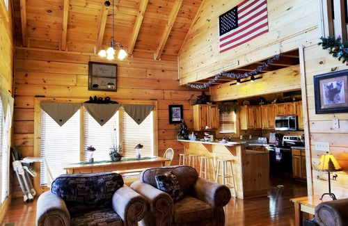 Pigeon Forge Cabin | !BEST LOCATION! RESERVE NOW FOR SPRING BREAK AND SUMMER! BEARFOOT CORNER CABIN!