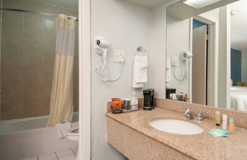 Orange Hotel | Best Price Motel and Suites