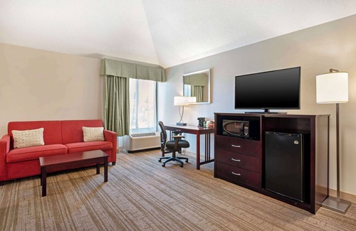 La Grange Hotel | Best Western Ashbury Inn