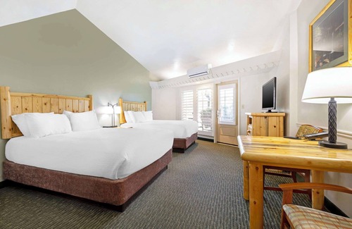 Zion National Park East Entrance Hotel | Best Western East Zion Thunderbird Lodge