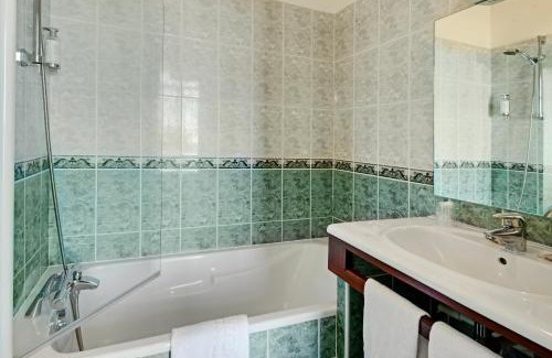 Saint-Marc-sur-Mer Hotel | Best Western Hotel De La Plage Saint Marc sur Mer