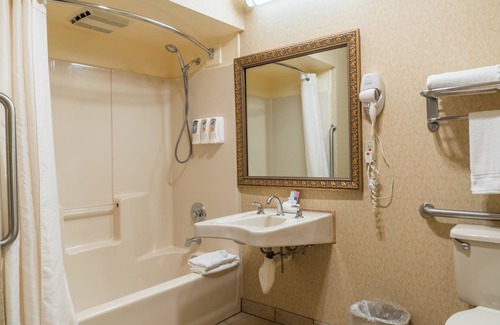 Ontario Hotel | Best Western Inn & Suites