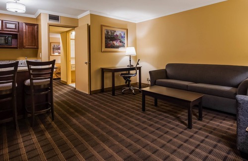 Ontario Hotel | Best Western Inn & Suites