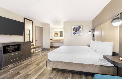 Marina Hotel | Best Western Marina State Beach