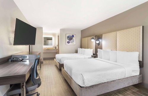 Marina Hotel | Best Western Marina State Beach