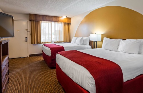 Fillmore Hotel | Best Western Paradise Inn & Resort