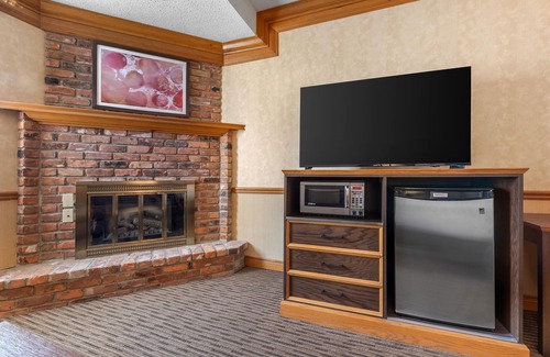 Cornwall Hotel | Best Western Parkway Inn & Conference Centre