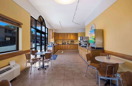 Pinnacles Entrance Badlands Hotel | Best Western Plains Motel