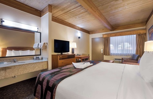 Pinnacles Entrance Badlands Hotel | Best Western Plains Motel
