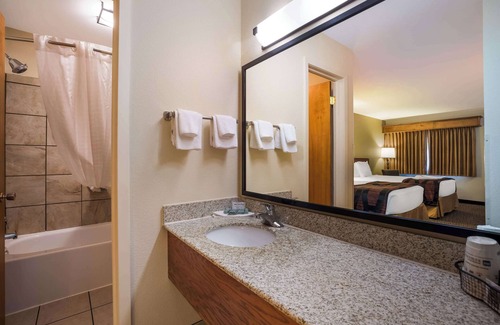 Pinnacles Entrance Badlands Hotel | Best Western Plains Motel