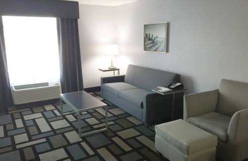 Crestline Heights Hotel | Best Western Plus Birmingham Inn & Suites