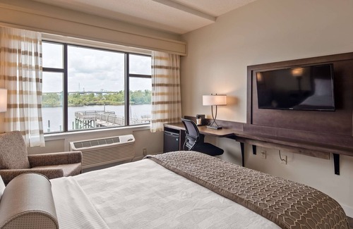 Downtown Wilmington Hotel | Best Western Plus Coastline Inn