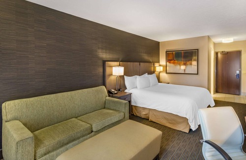 Sandy Hotel | Best Western Plus CottonTree Inn