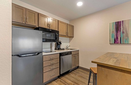 Waterloo Hotel | Best Western Plus Executive Residency Waterloo & Cedar Falls