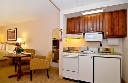 Morristown Hotel | Best Western PLUS Morristown Inn-Florham Park