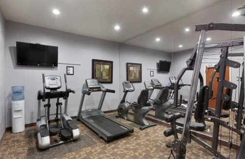 Omak Hotel | Best Western PLUS Peppertree Inn at Omak