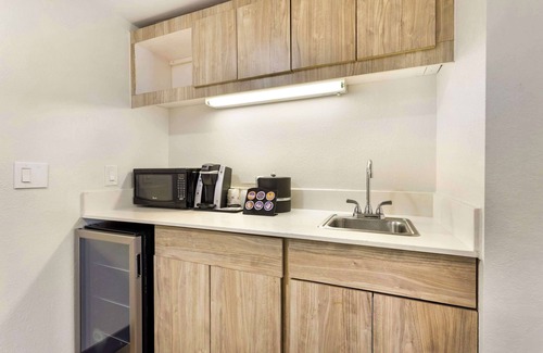 Sugar Land Hotel | Best Western Plus Sugar Land/Stafford