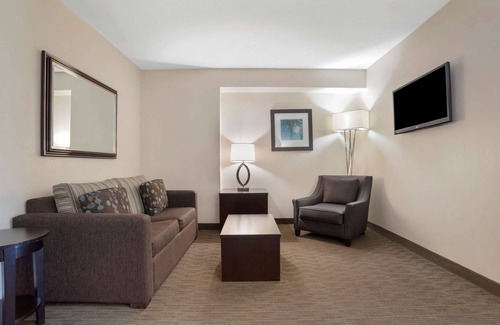 Tallahassee Hotel | Best Western Plus Tallahassee North Hotel