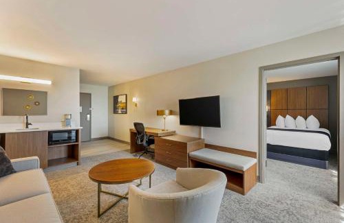 St. Charles Hotel | Best Western Plus The Charles Hotel