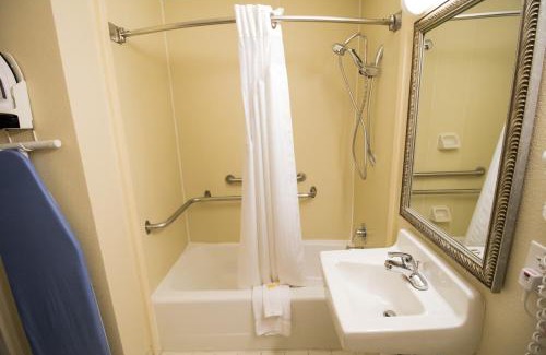Shively Hotel | Best Western Premier Airport/Expo Center Hotel