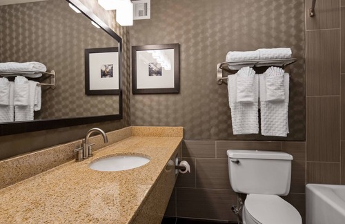 Shively Hotel | Best Western Premier Airport/Expo Center Hotel