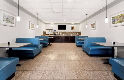 Macon Hotel | Best Western Riverside Inn