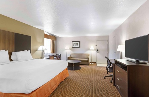 Overgaard Hotel | Best Western Sawmill Inn